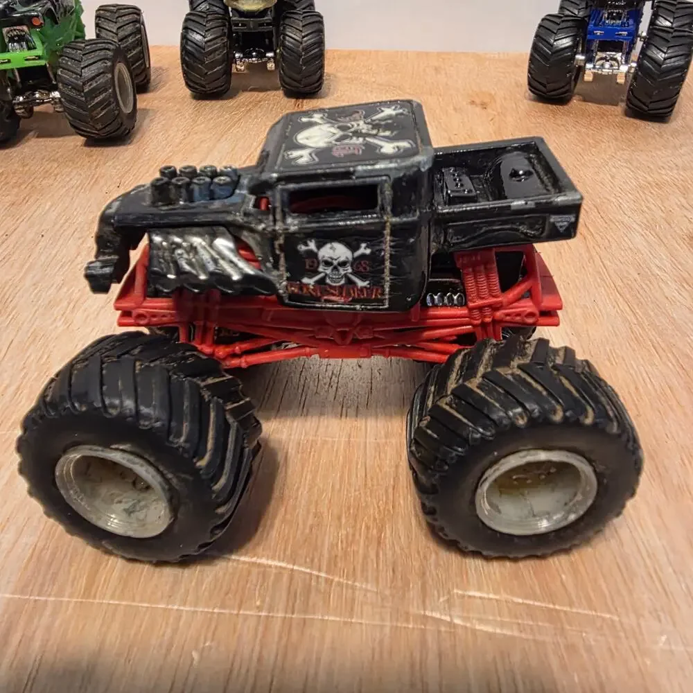 Hot Wheels Monster Jam Truck Collection 1.64 scale diecast set of 6